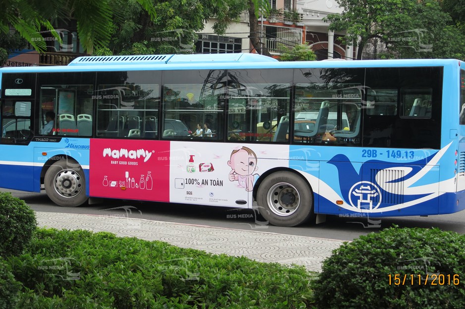 Giấy Mamamy quảng cáo trên xe buýt tại Hà Nội