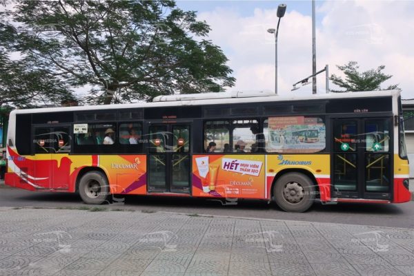 quảng cáo xe buýt cho decumar